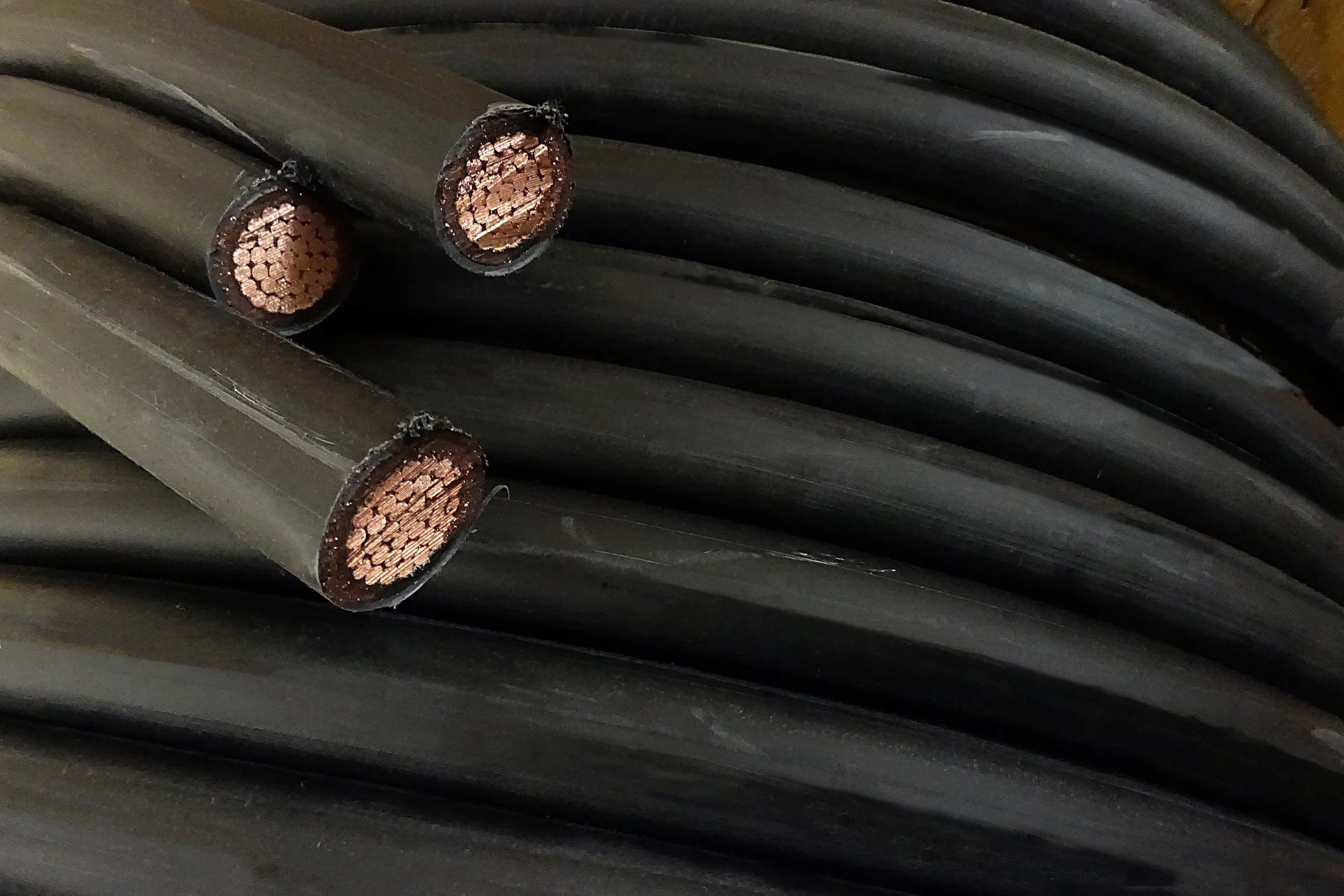 an image to show magnesium minerals in cables