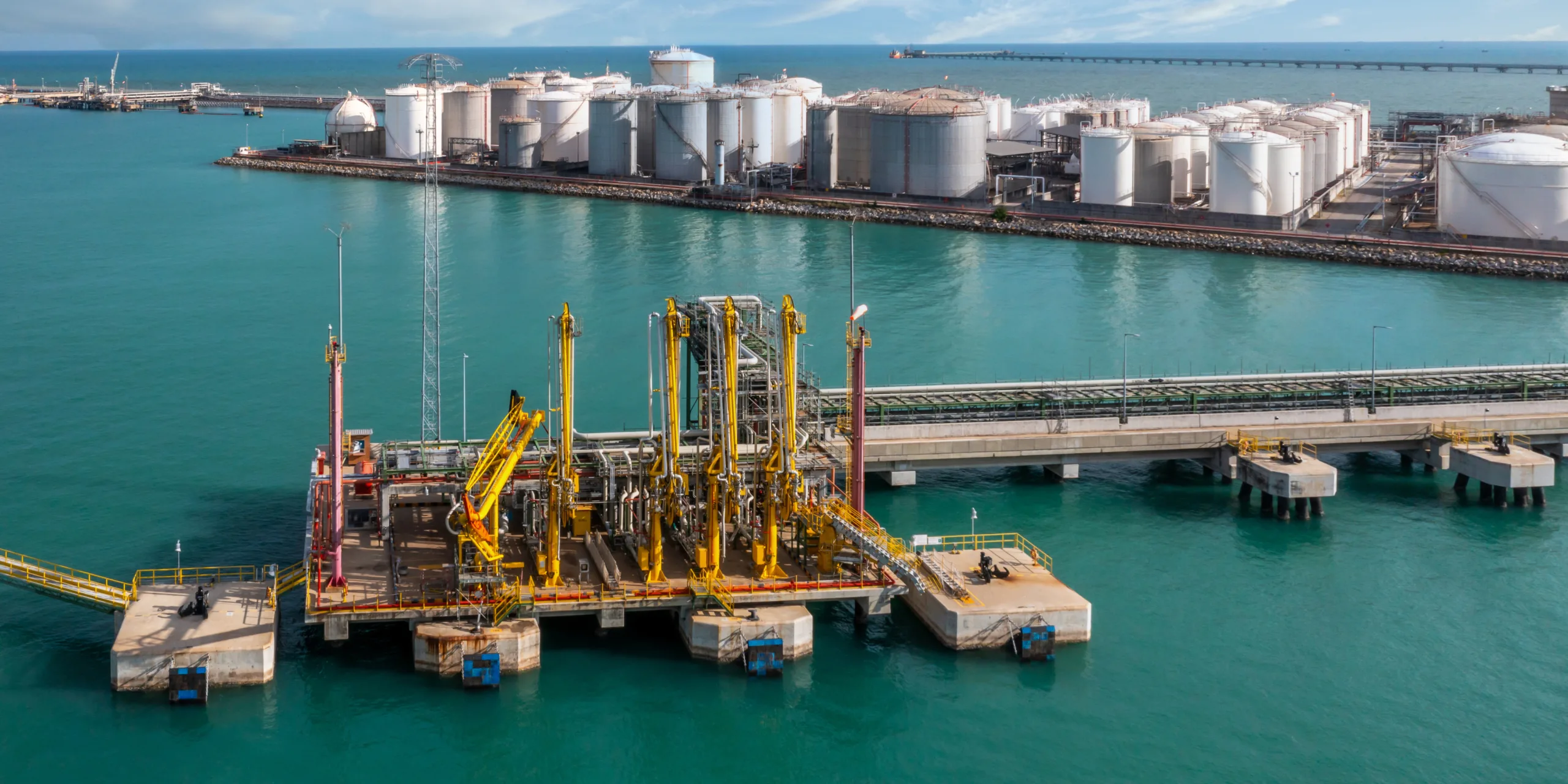 an image to show concrete weight coating for oil rigs