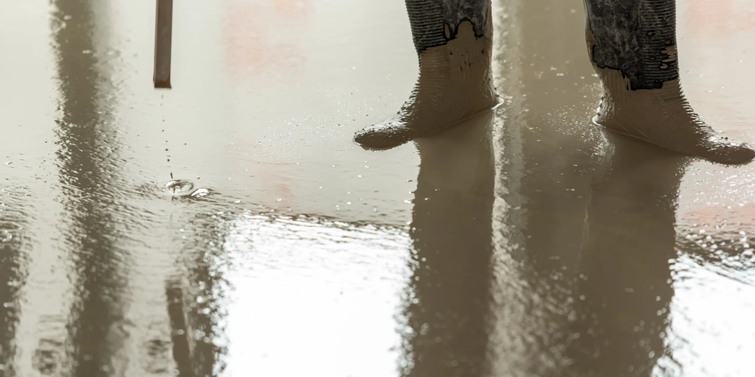 Gypsol screed installation for retrofit project with limited floor depth