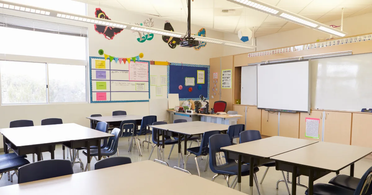 an image showing a classroom